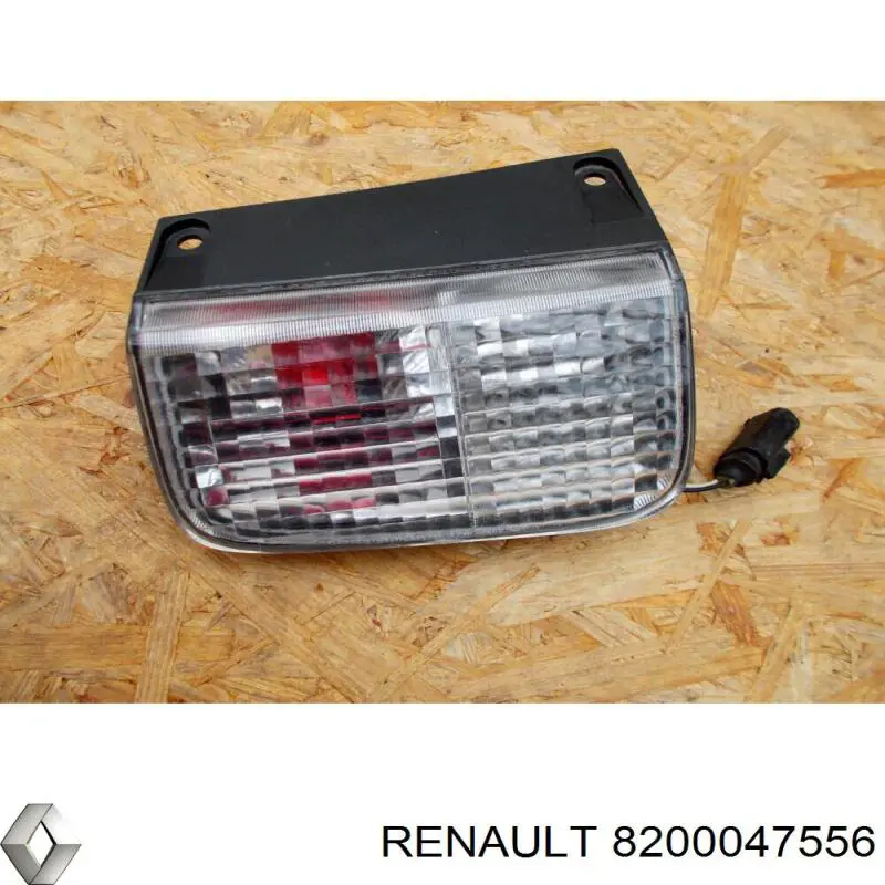 Lanterna direita de marcha à ré Renault (RVI) 8200047556 preço, a partir de 47,75 USD
