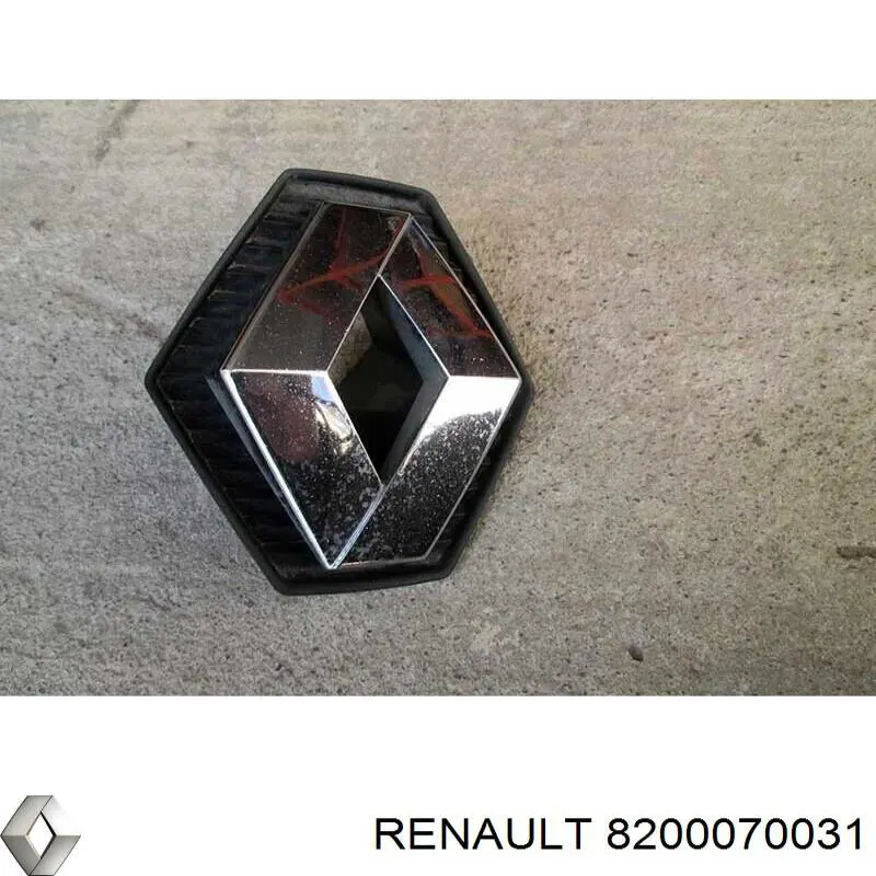 Compre 8200070031 Renault (RVI) Emblema de grelha do radiador