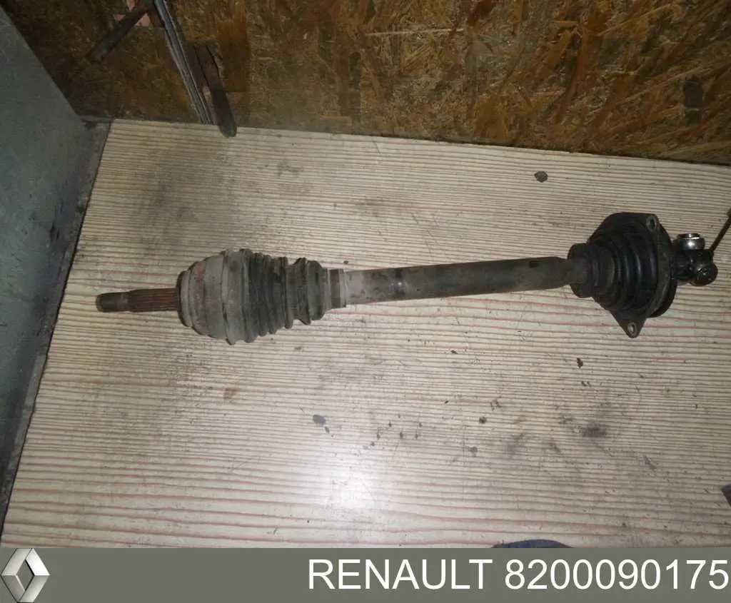 Compre 8200090175 Renault (RVI) Semieixo (acionador) dianteiro esquerdo