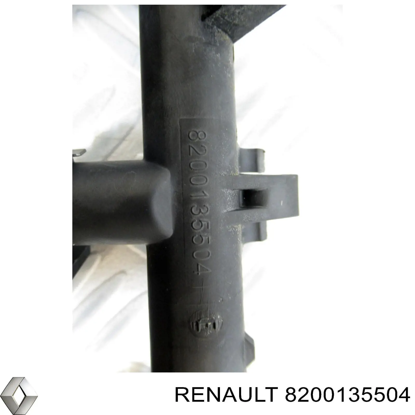 Compre 8200135504 Renault (RVI) Distribuidor de combustível (rampa)