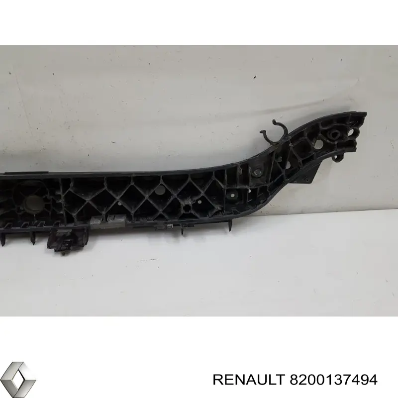 8200137494 Renault (RVI) Suporte superior do radiador (painel de montagem de fixação das luzes)