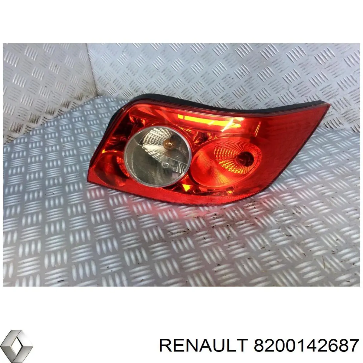 Compre 8200142687 Renault (RVI) Lanterna traseira direita