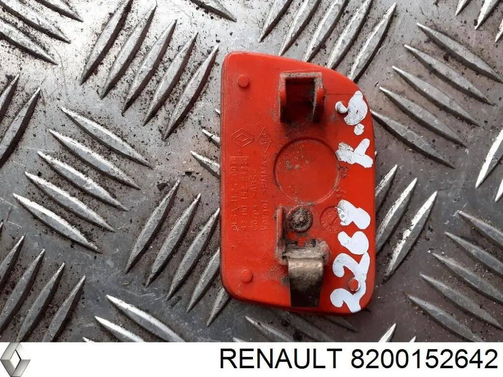 Retrorrefletor (refletor) do pára-choque traseiro esquerdo Renault (RVI) 8200152642