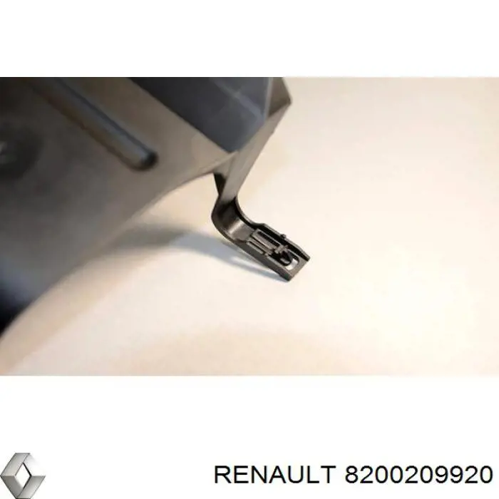 Compre 8200209920 Renault (RVI) Conduto de ar (defletor) direito do radiador
