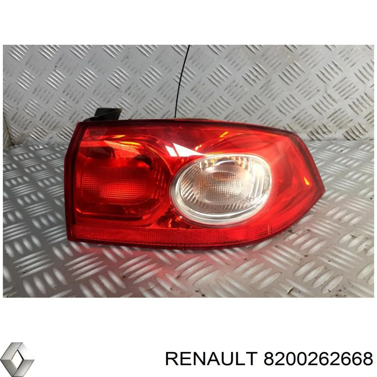 Compre 8200262668 Renault (RVI) Lanterna traseira direita externa