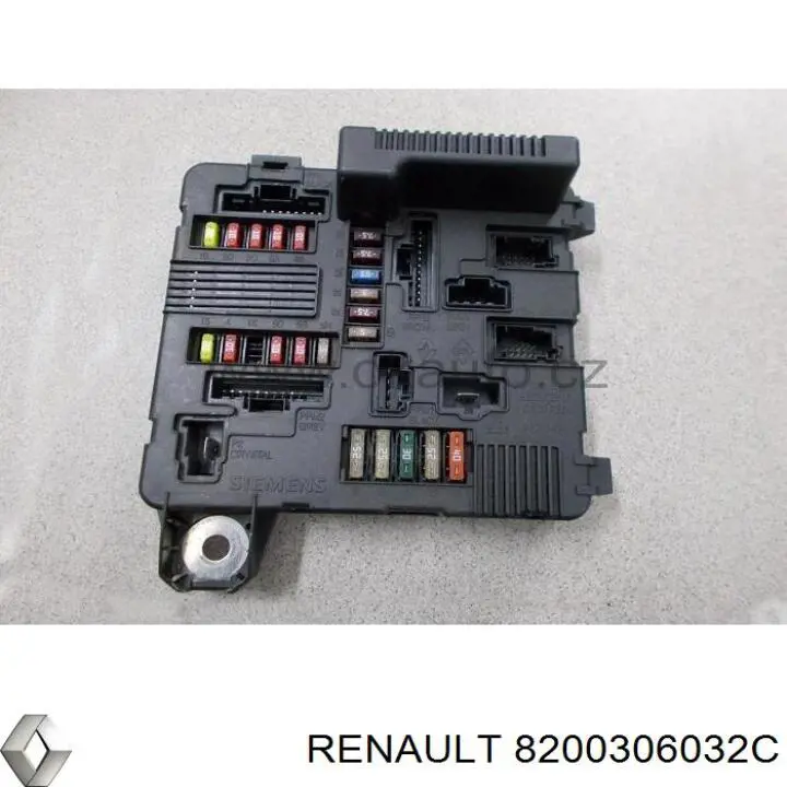 Unidade de dispositivos de segurança 8200306032C Renault (RVI)