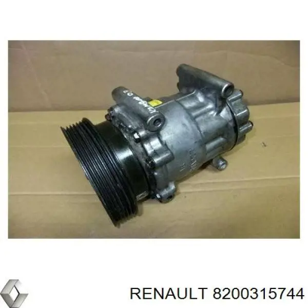 Compre 8200315744 Renault (RVI) Compressor de aparelho de ar condicionado
