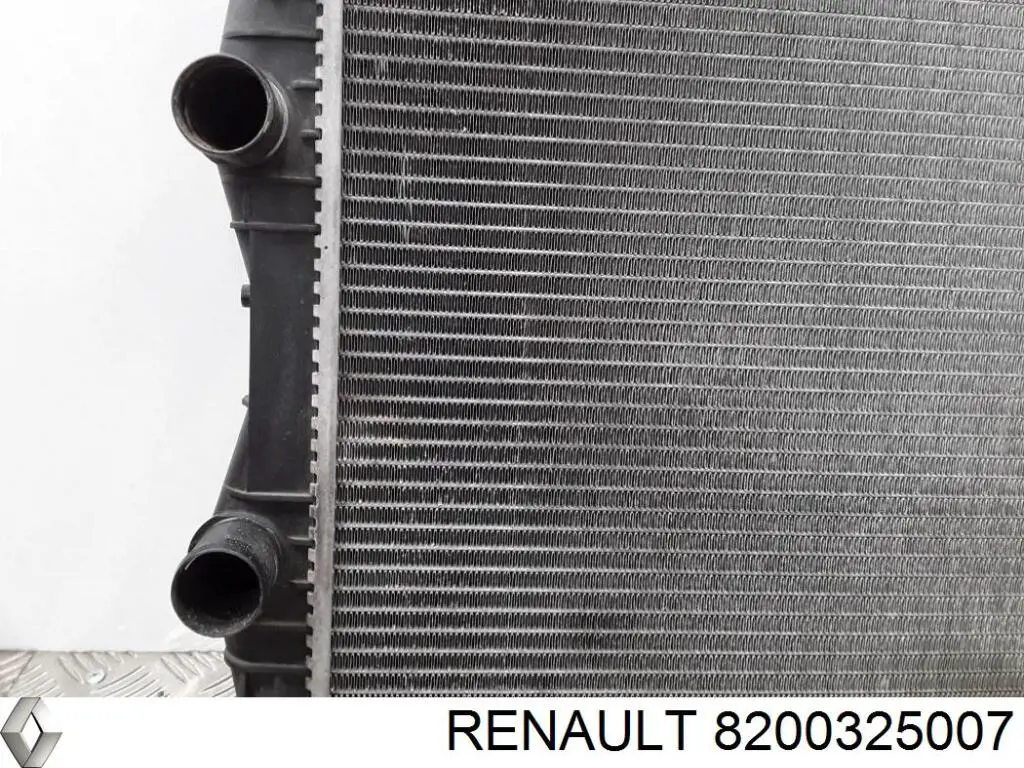 Compre 8200325007 Renault (RVI) Radiador de esfriamento de motor