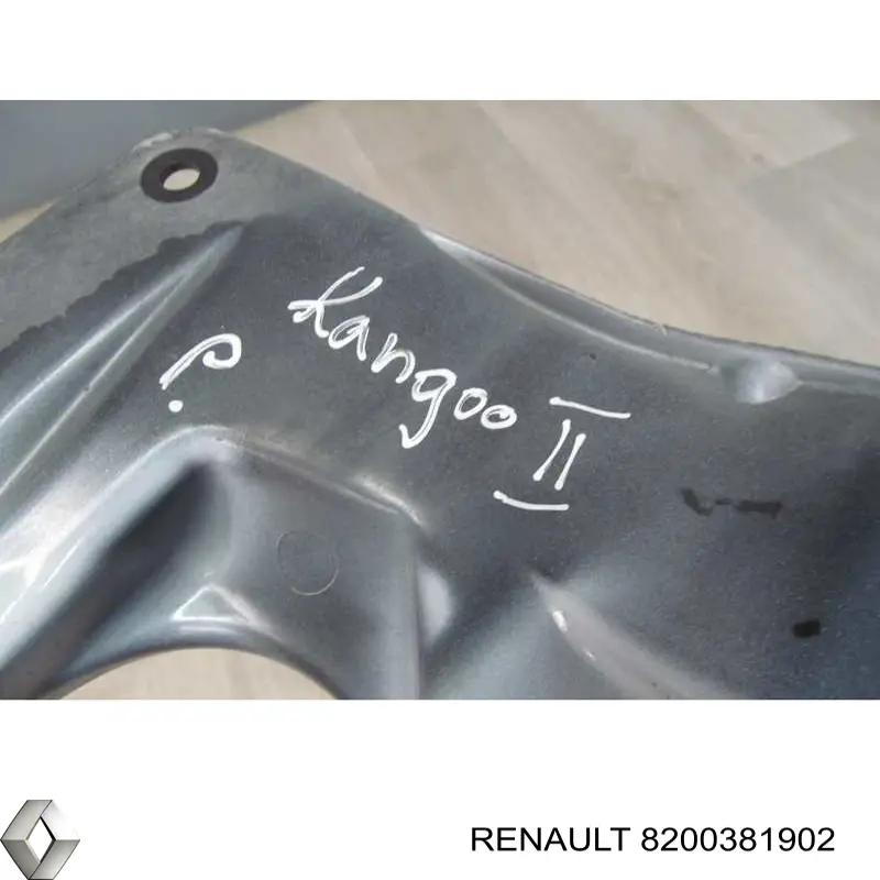 631221176R Renault (RVI) Consola superior de fixação do pára-lama dianteiro direito