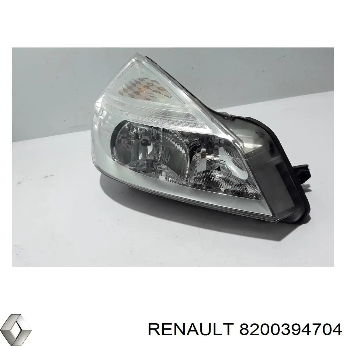 8200394704 Renault (RVI) Luz direita