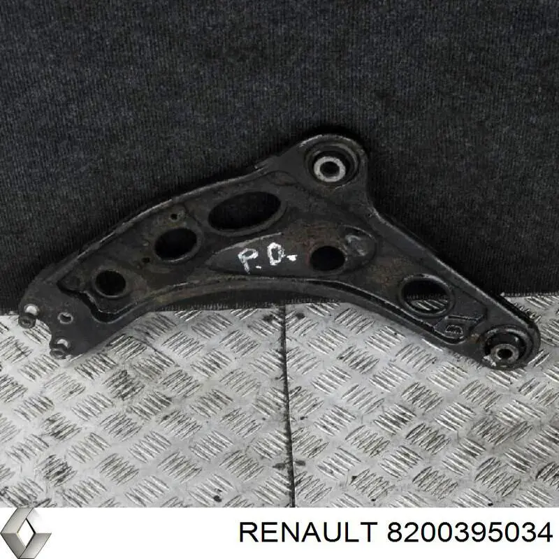 8200395034 Renault (RVI) Braço oscilante inferior direito de suspensão dianteira