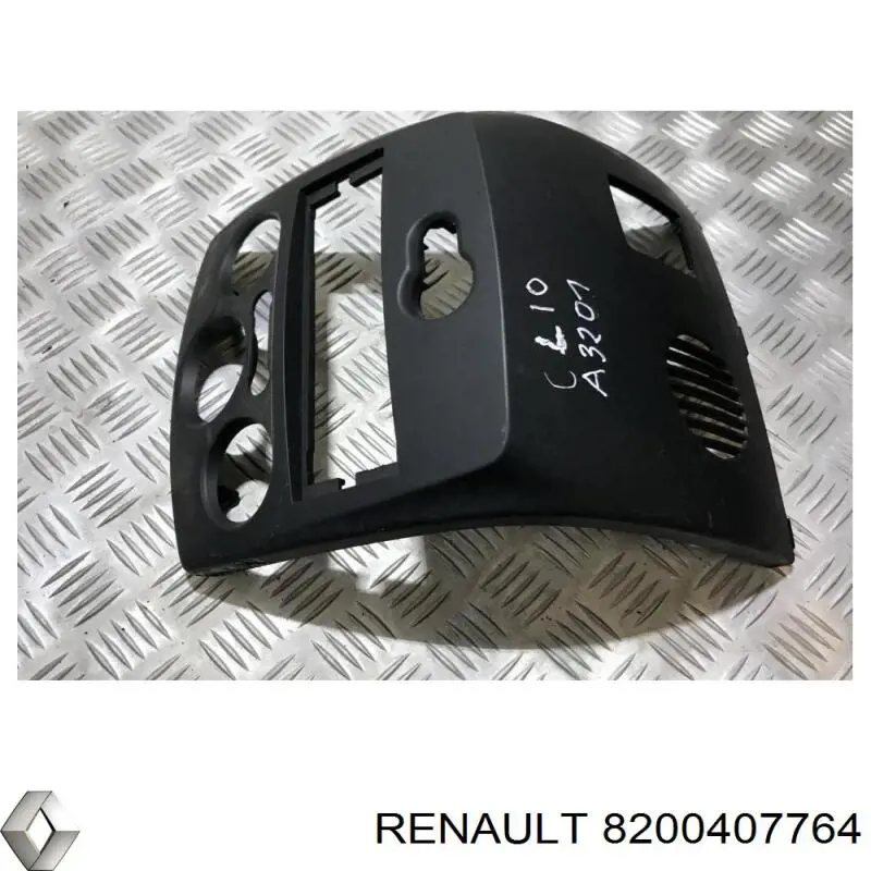 Compre 8200407764 Renault (RVI) Painel dianteiro de salão "painel de instrumentos", parte superior