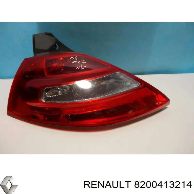 Compre 8200413214 Renault (RVI) Lanterna traseira esquerda