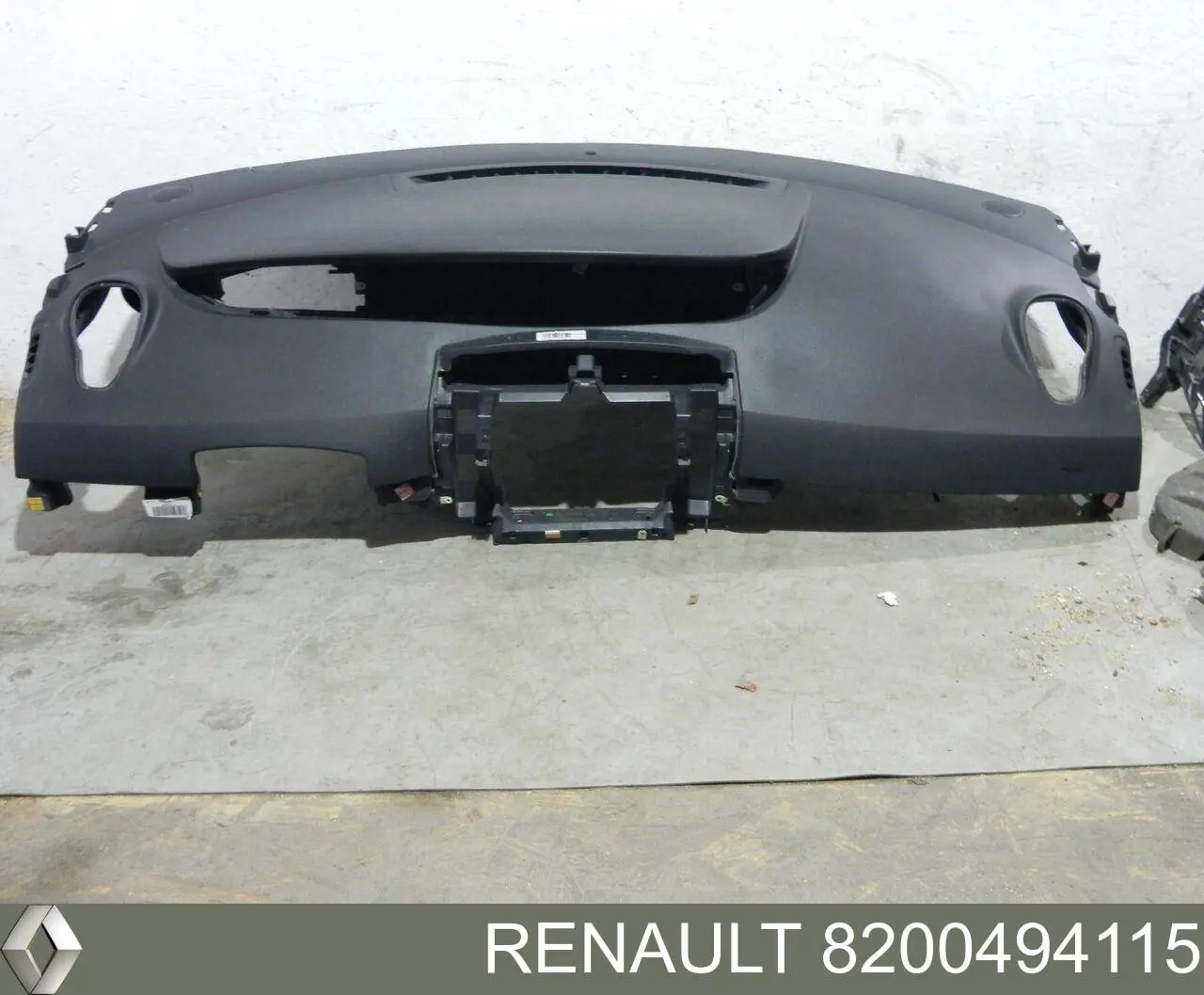 Painel de salão dianteira do "painel de instrumentos" Renault (RVI) 8200494115 preço, a partir de 178,14 USD