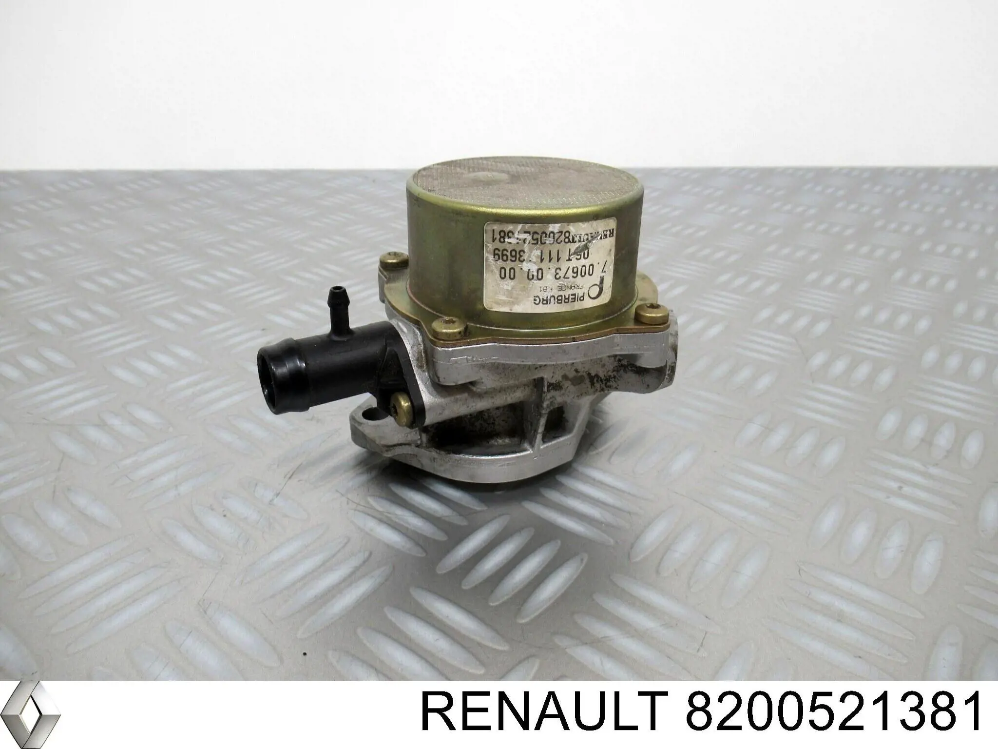 Compre 8200521381 Renault (RVI) Bomba a vácuo