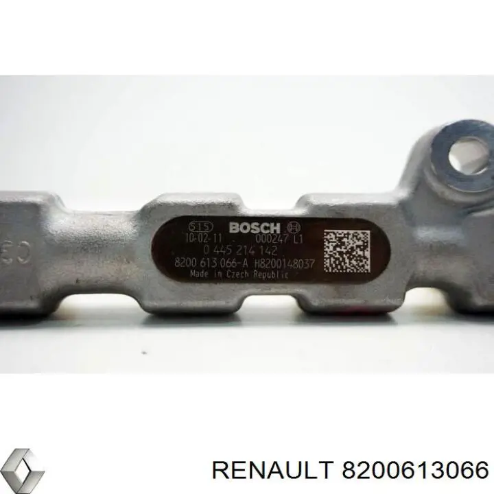 Compre 8200613066 Renault (RVI) Distribuidor de combustível (rampa)