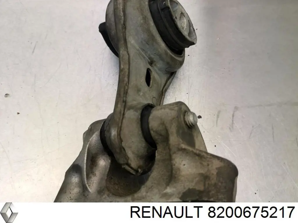 8200675217 Renault (RVI) Consola de coxim (apoio) traseira de motor