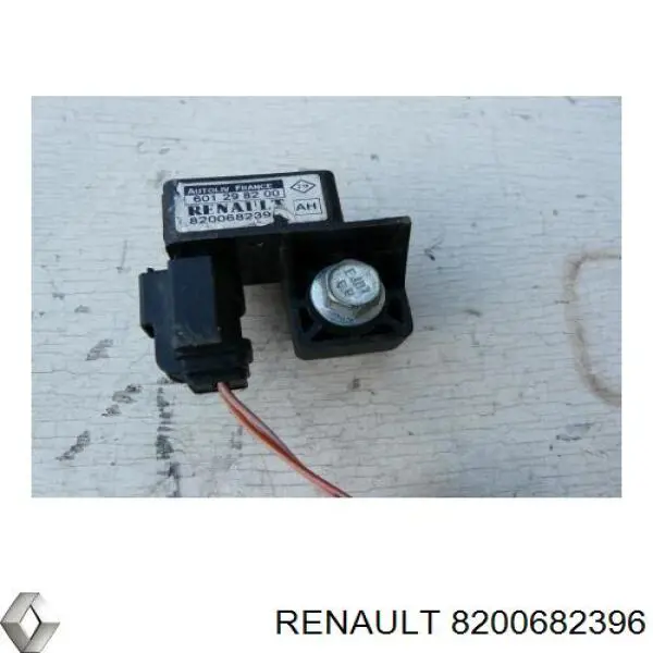 Compre 8200682396 Renault (RVI) Sensor AIRBAG dianteiro