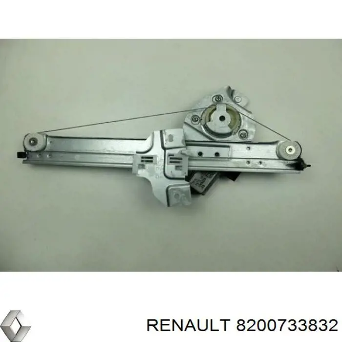 Compre 8200733832 Renault (RVI) Mecanismo de acionamento de vidro da porta traseira direita
