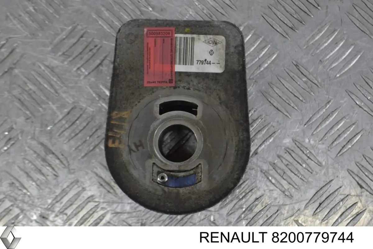 Compre 8200779744 Renault (RVI) Radiador de óleo (frigorífico), debaixo de filtro