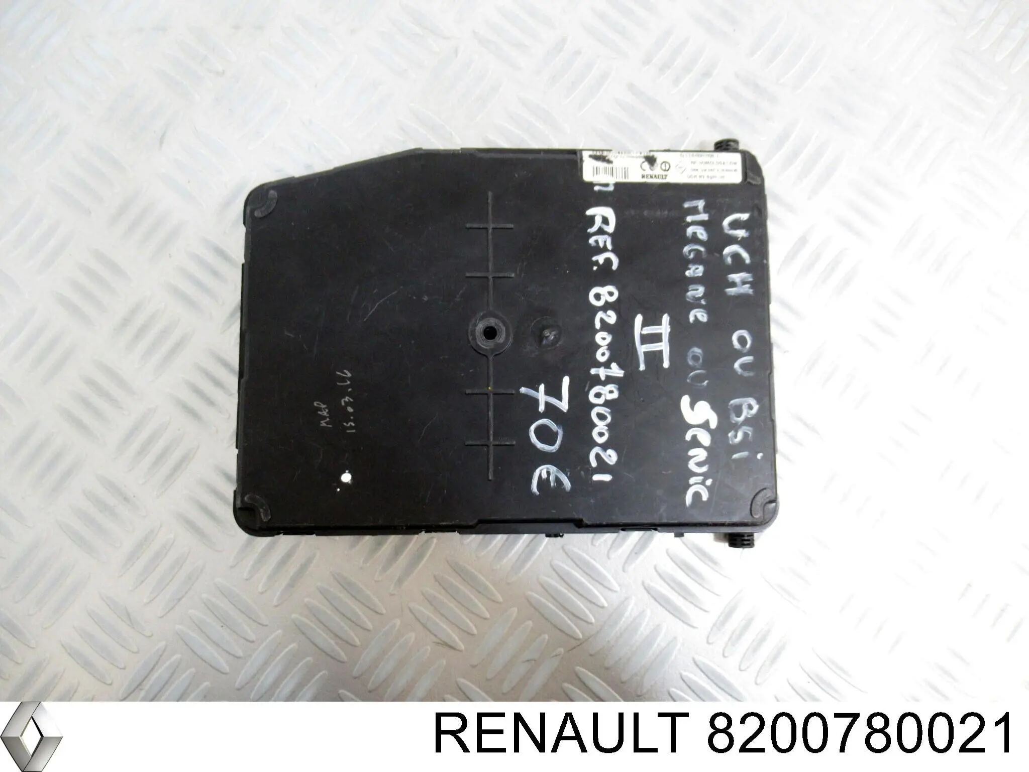 Unidade de dispositivos de segurança 8200780021 Renault (RVI)