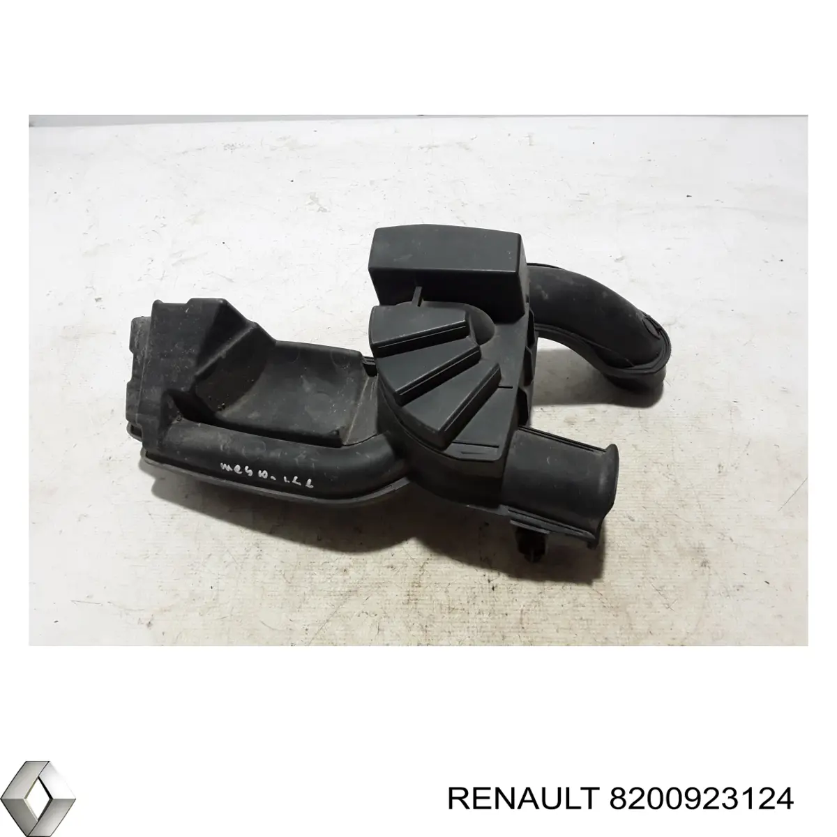 8200923124 Renault (RVI) Ressonador de filtro de ar