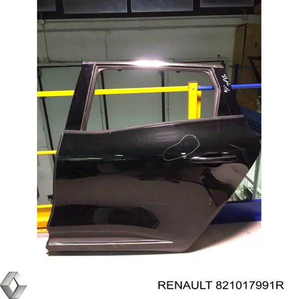 Compre 821017991R Renault (RVI) Porta traseira esquerda