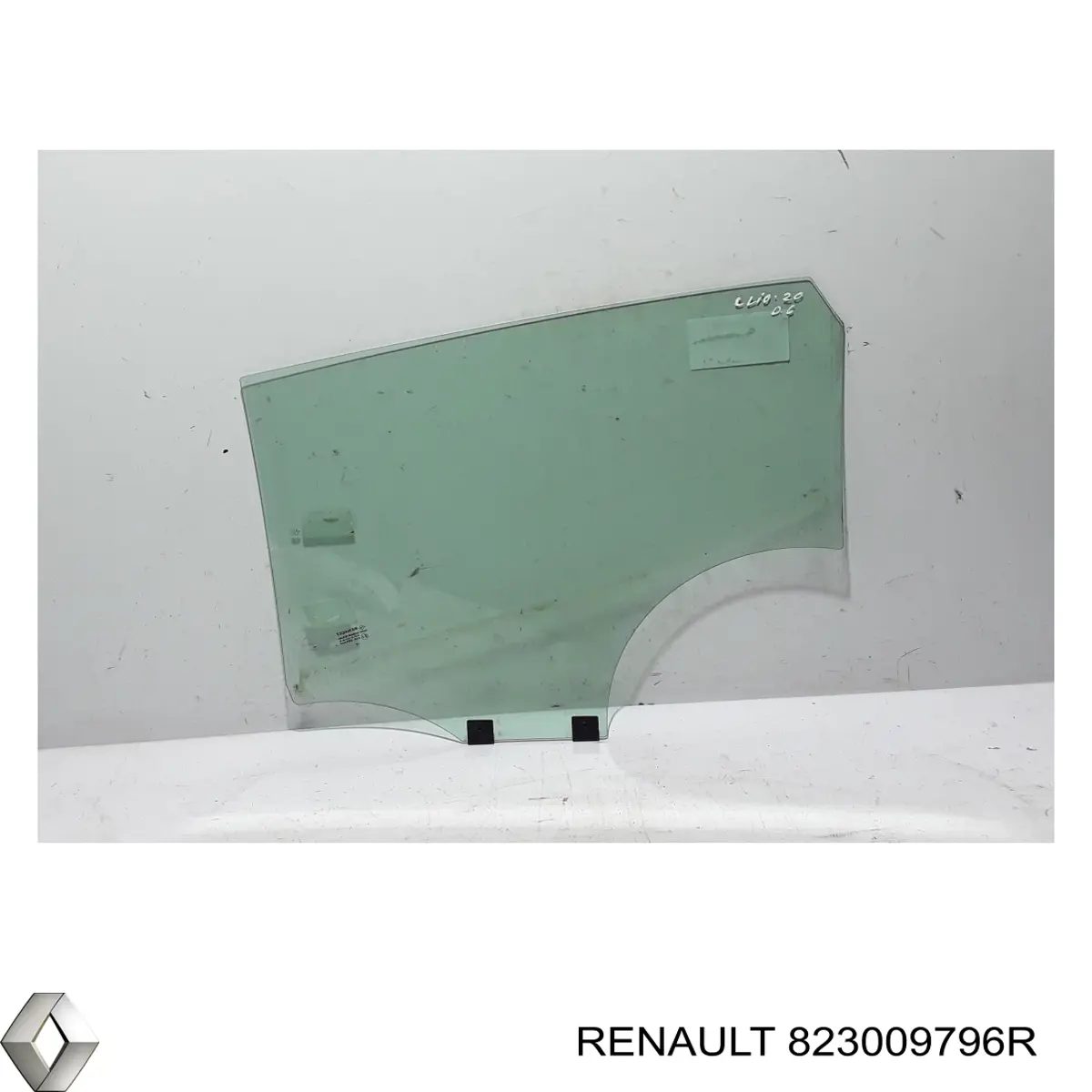 Compre 823009796R Renault (RVI) Vidro da porta traseira direita