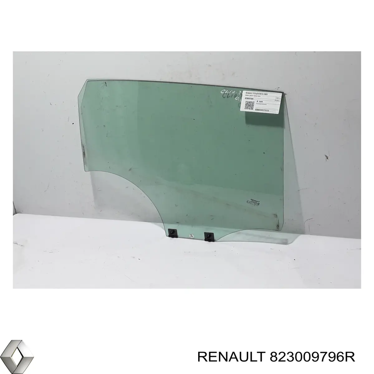 823009796R Renault (RVI) Vidro da porta traseira direita