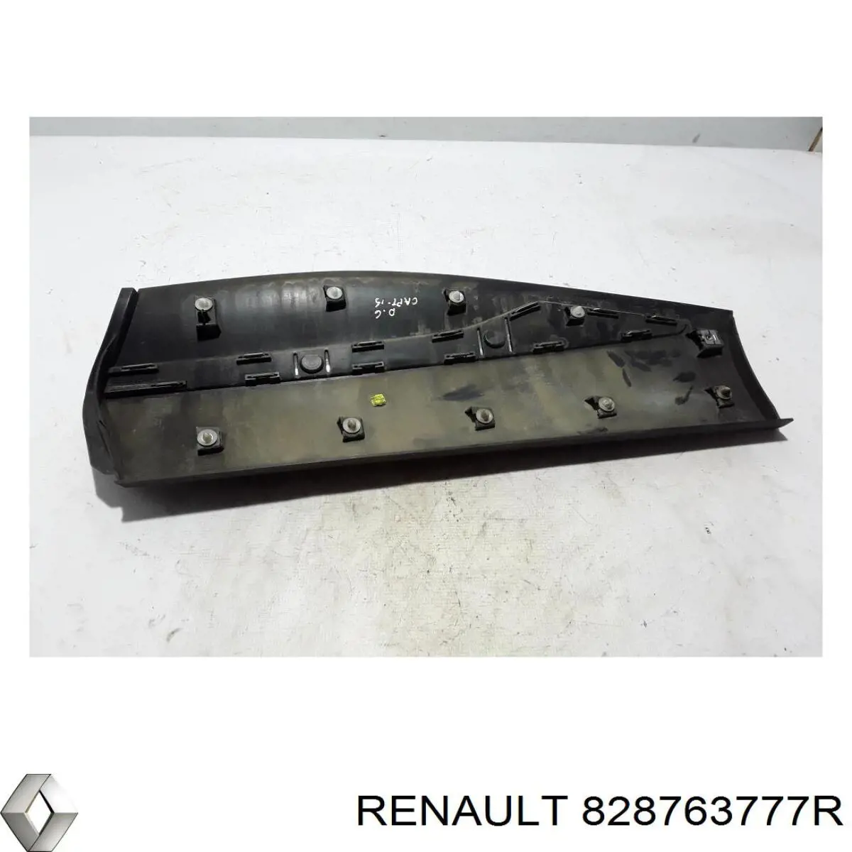 Compre 828763777R Renault (RVI) Placa sobreposta da porta traseira direita