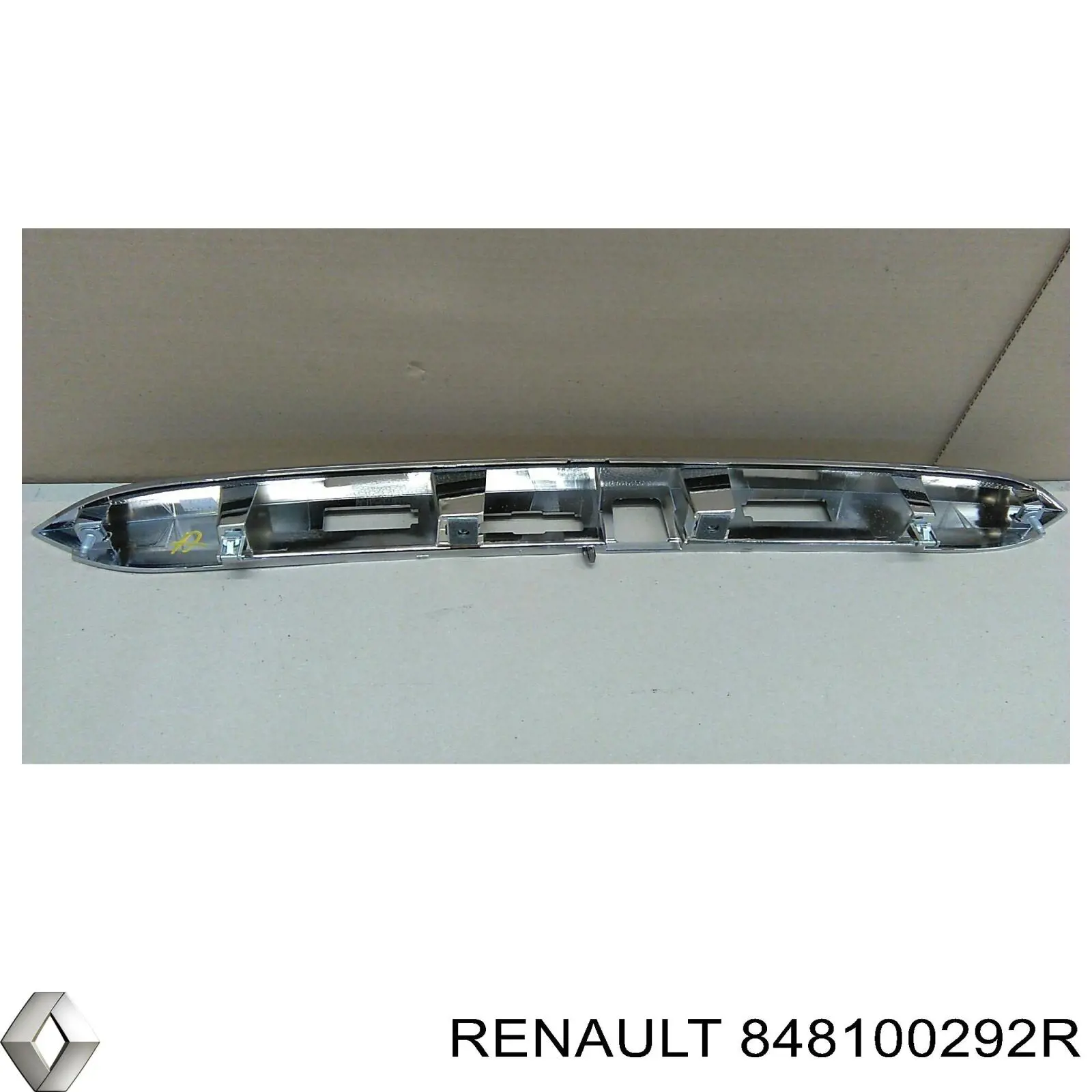 Placa sobreposta de porta-malas (de 3ª/5ª porta traseira) Renault (RVI) 848100292R preço, a partir de 202,01 USD