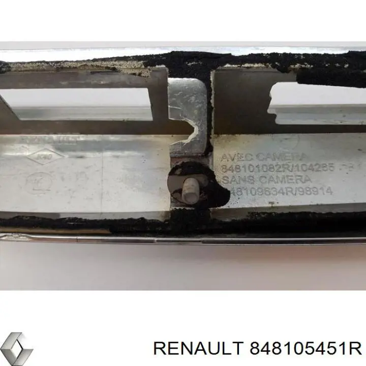 Compre 848105451R Renault (RVI) Placa sobreposta de porta-malas (de 3ª/5ª porta traseira)
