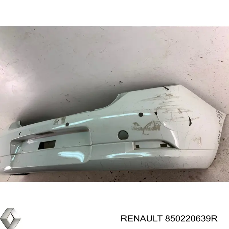Pára-choque traseiro 850220639R Renault (RVI)