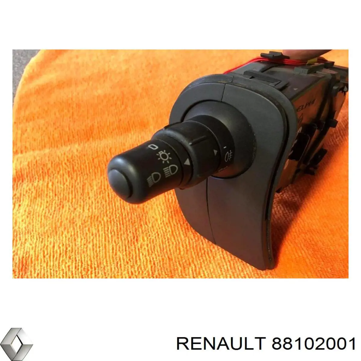 Comutador esquerdo instalado na coluna da direção 88102001 Renault (RVI)