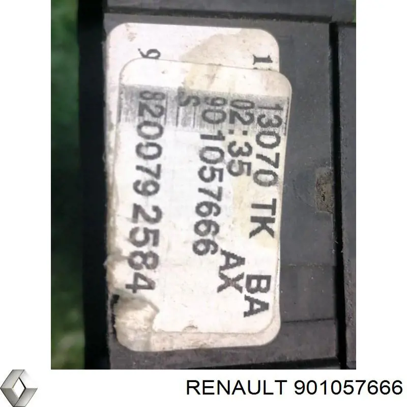901057666 Renault (RVI) Comutador direito instalado na coluna da direção