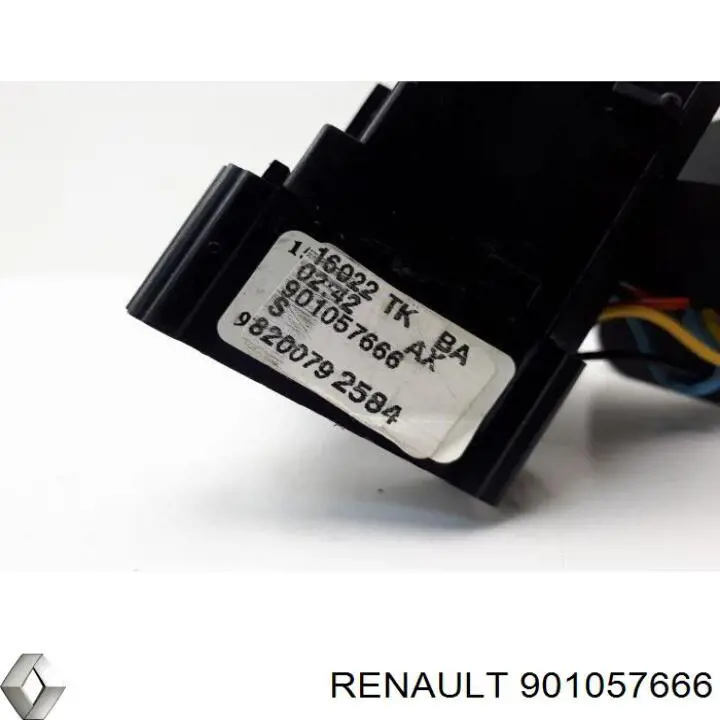 Comutador direito instalado na coluna da direção Renault (RVI) 901057666