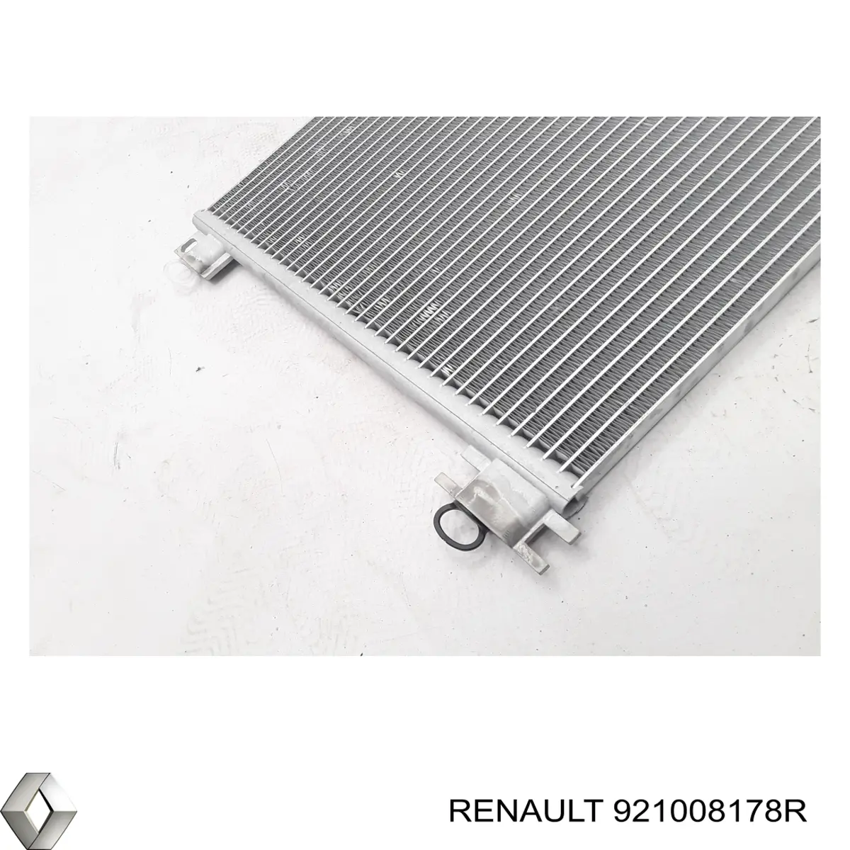 Radiador de aparelho de ar condicionado Renault (RVI) 921008178R preço, a partir de 178,77 USD