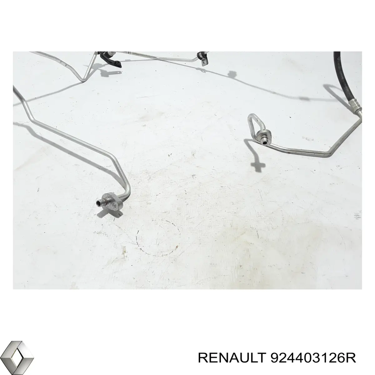 924403126R Renault (RVI) Mangueira de aparelho de ar condicionado, desde o vaporizador traseiro até o compressor