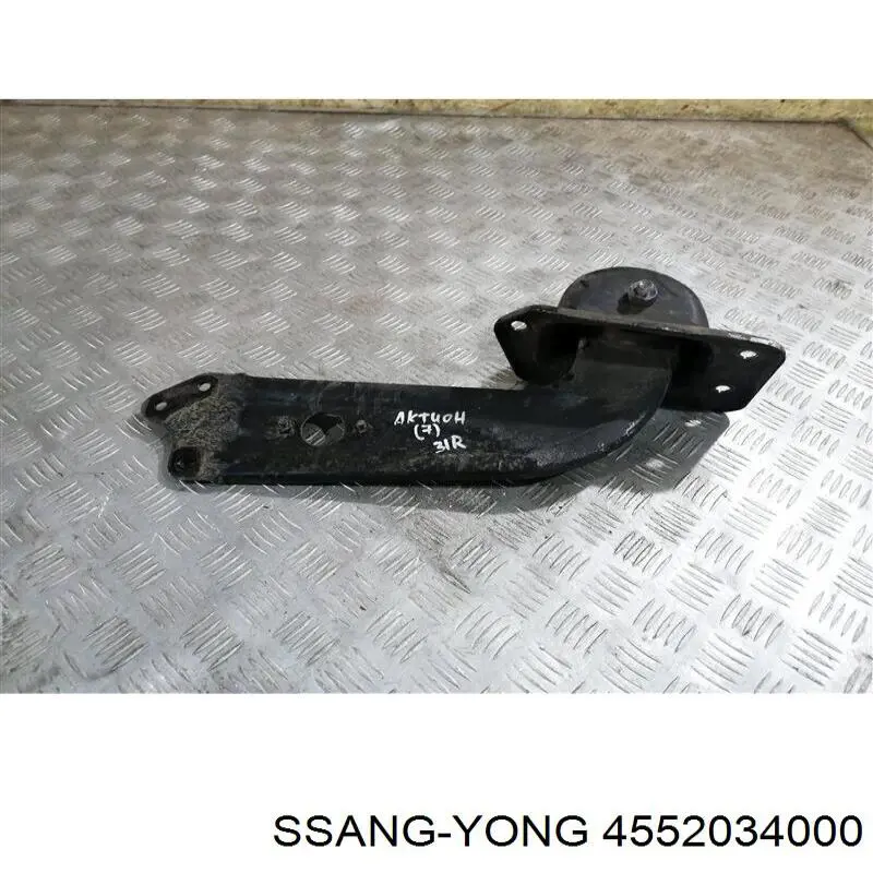 Braço oscilante (tração) longitudinal inferior direito de suspensão traseira Ssang Yong 4552034000 preço, a partir de 50,10 USD