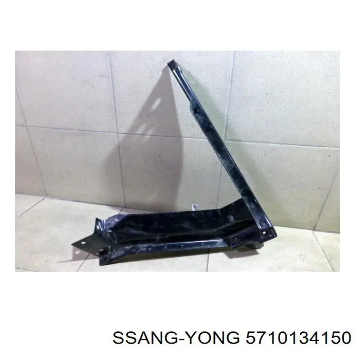 Suporte esquerdo do radiador (painel de montagem de fixação das luzes) 5710134150 Ssang Yong