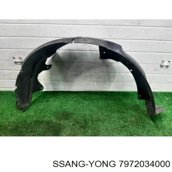 Guarda-barras direito do pára-lama dianteiro Ssang Yong 7972034000 preço, a partir de 58,52 USD