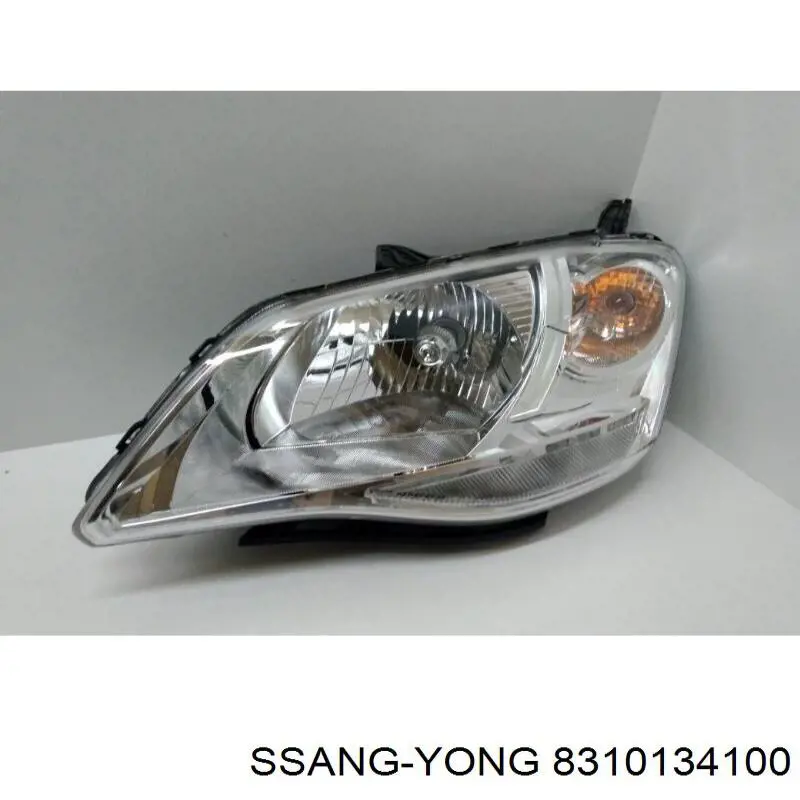 8310134100 Ssang Yong Luz esquerda