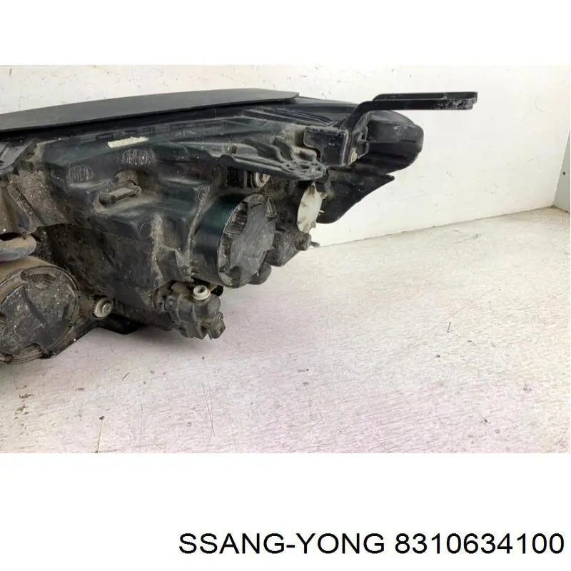 Compre 8310634100 Ssang Yong Luz direita
