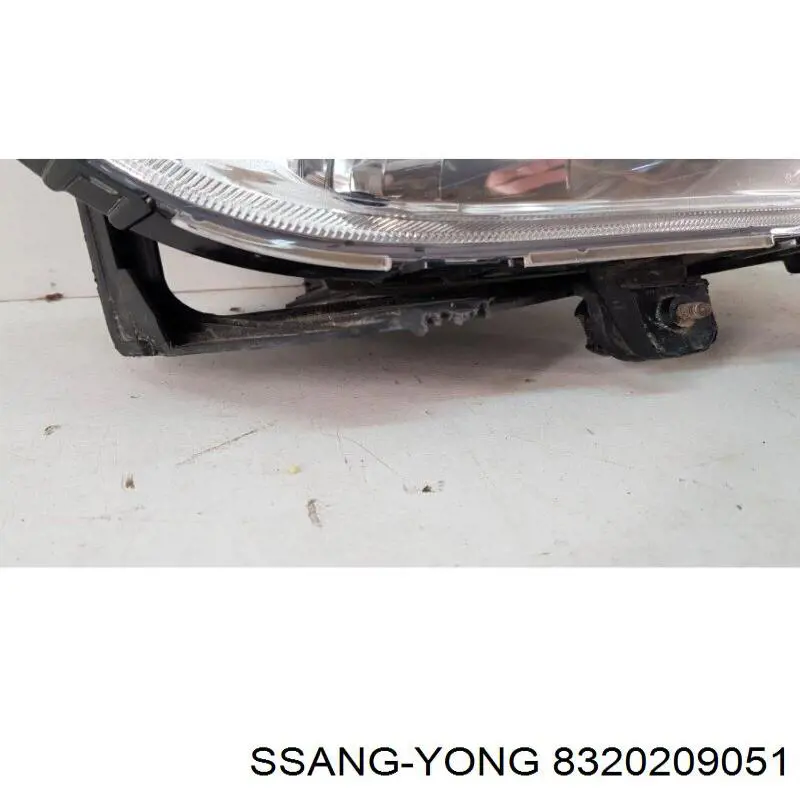 Luzes de nevoeiro direitas Ssang Yong 8320209051 preço, a partir de 101,15 USD