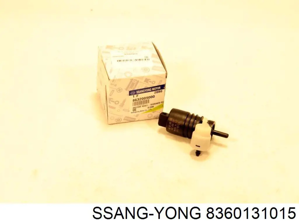 8360131015 Ssang Yong Lanterna traseira esquerda
