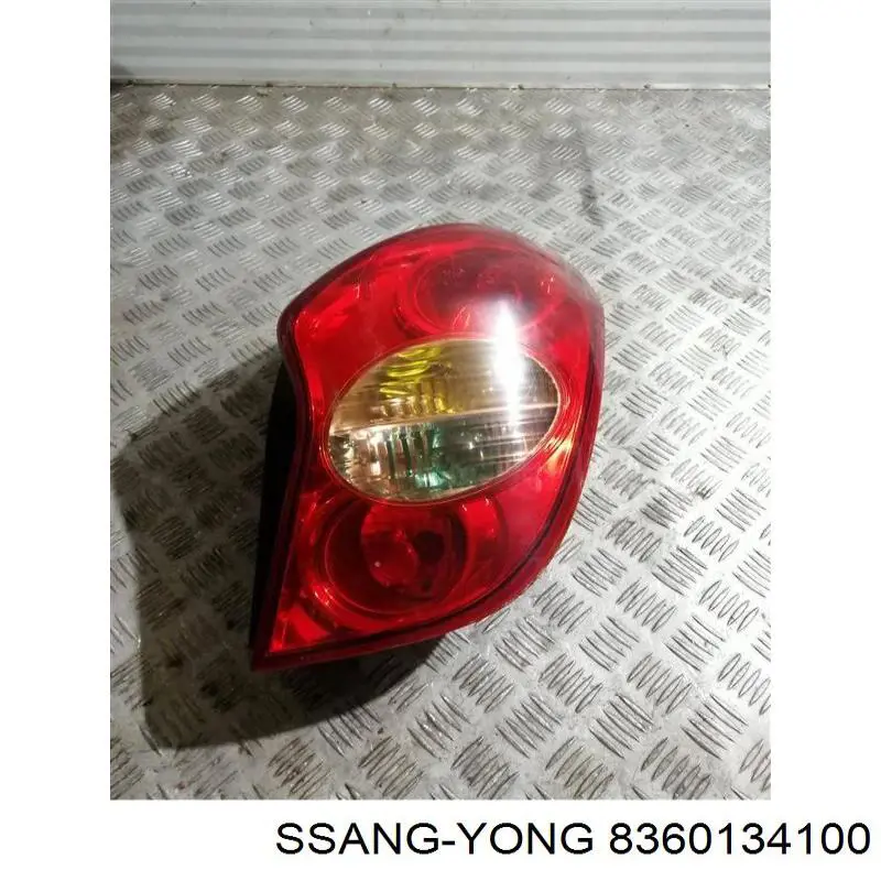 Lanterna traseira esquerda Ssang Yong 8360134100 preço, a partir de 204,60 USD