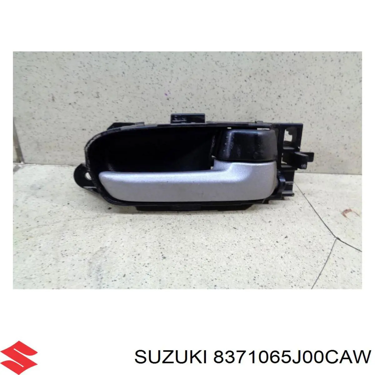 Compre 8371065J00CAW Suzuki Revestimento (cobrimento) interno da porta dianteira direita