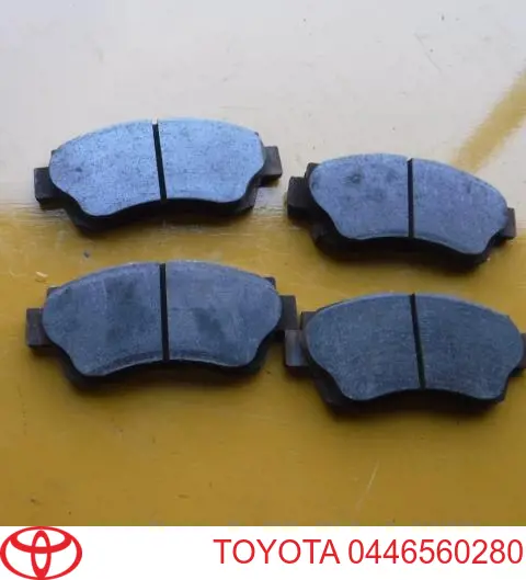 Sapatas do freio dianteiras de disco Toyota 0446560280 preço, a partir de 43,98 USD