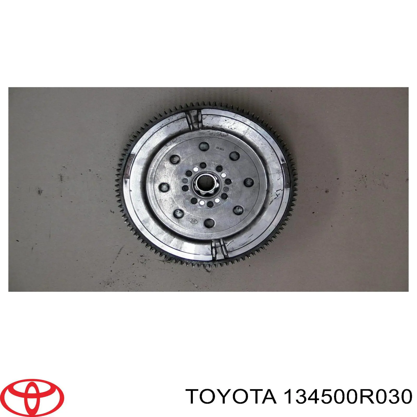 134500R030 Toyota Volante de motor