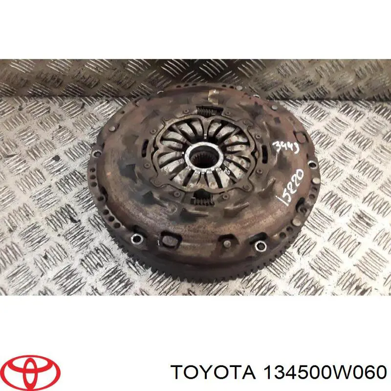 134500W060 Toyota Volante de motor